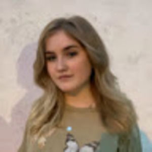 Meet your Posher, Adriana